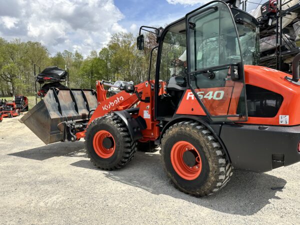 2024 R640 (FORMER DEMO) - Image 9